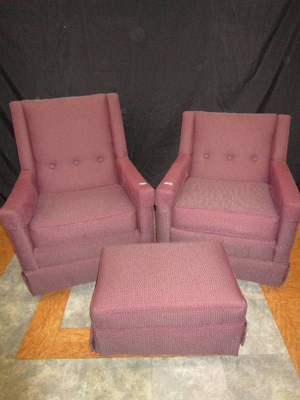 lot 150 image: 2 chairs and an ottoman