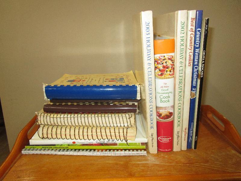 lot 154 image: Box of cook books