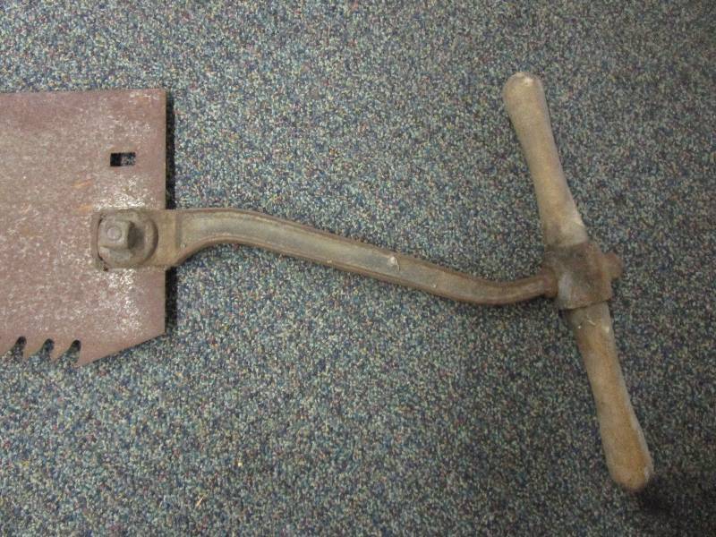 lot 179 image: saw 82.5long