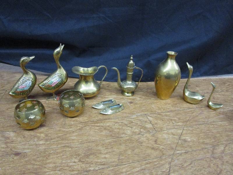 lot 182 image: Brass pieces