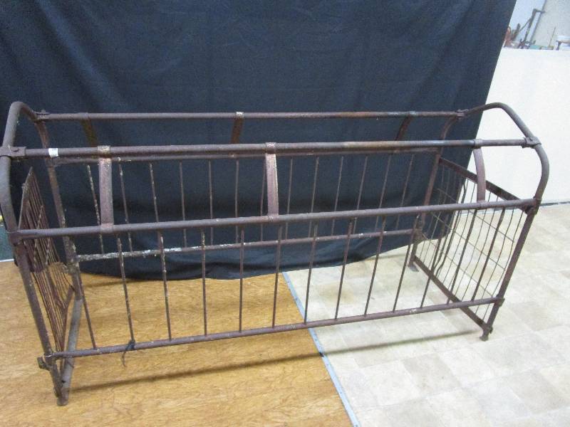 lot 194 image: farrowing age 77 long