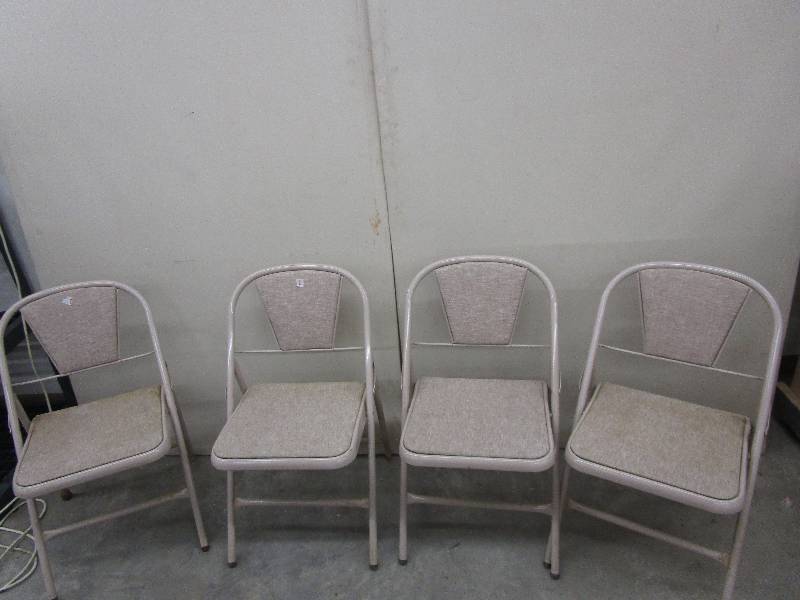 lot 2 image: 4 Durham Cardtable Chairs