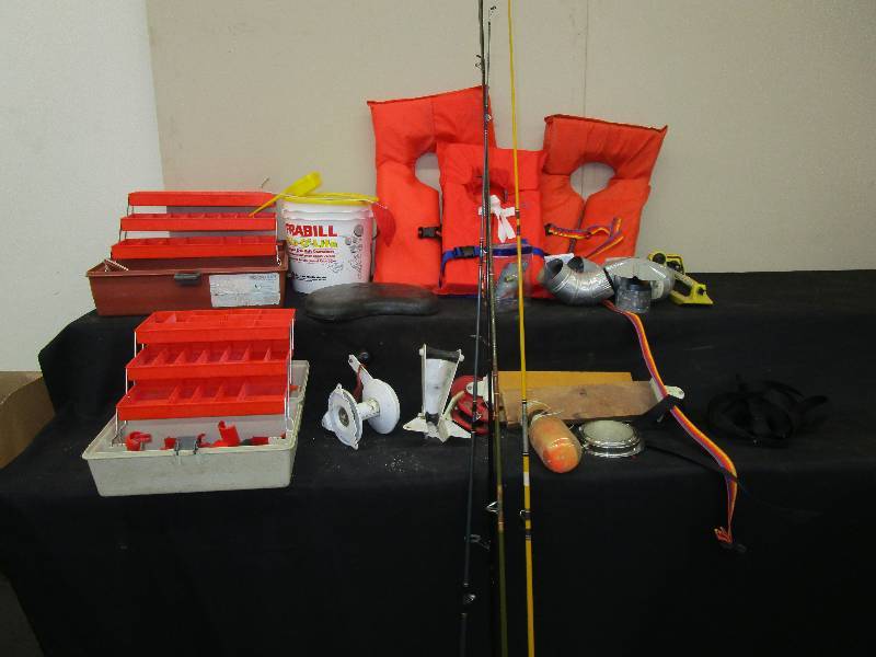 lot 27 image: 4 Fishing Poles Johnson Century, Minnow life pale, tackle, life jackets, rattle reels, sprinkler