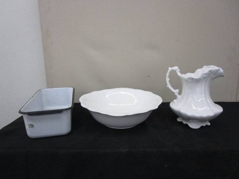 lot 32 image: White Pitcher and Bowl, Metal White Wear
