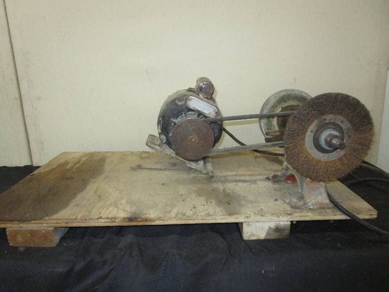 lot 40 image: Motor Grinder ( cord is bad, not tested)
