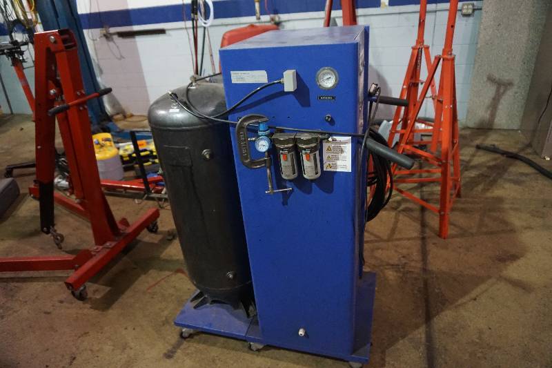 lot 2 image: Nitrogen Tire Fill LLC Model NTF-3 Commercial Nitrogen Tire Inflator