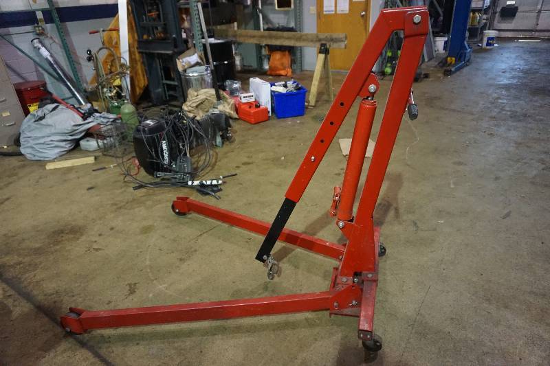 lot 8 image: Torrin Big Red 1 Ton Hydraulic Engine Hoist