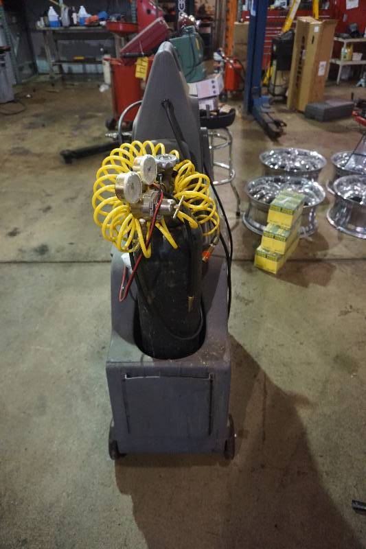 lot 6 image: SPX OTC Model 6525 Leak Master Evaporative Emissions System Leak Test Machine With Cart