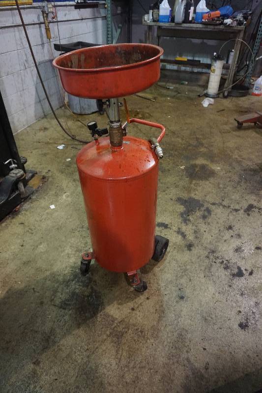 lot 16 image: Troy Brand Wheeled Pneumatic Oil ChangeDrain Canister