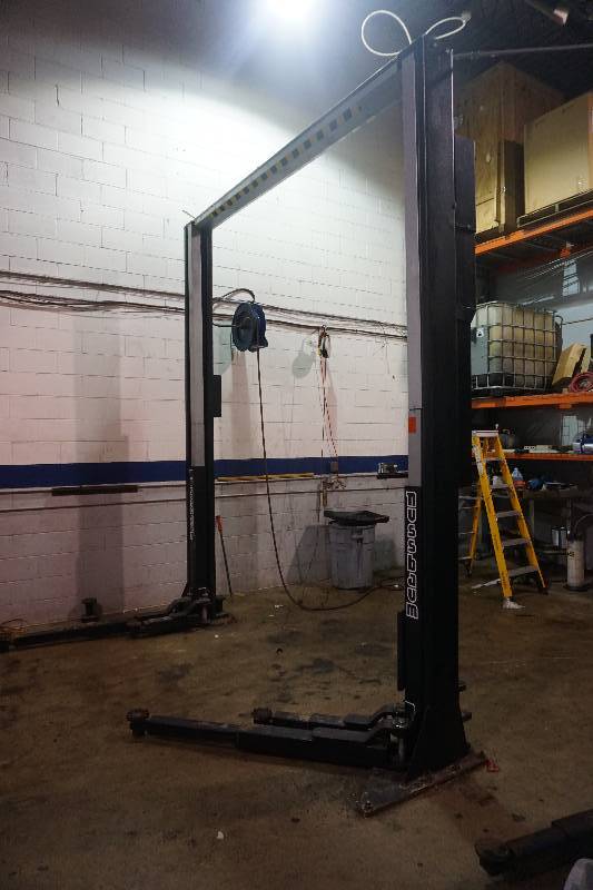lot 3 image: Nussbaum Model SLP9000 2 Post Surface Mount 9000 lb Hydraulic Car Lift