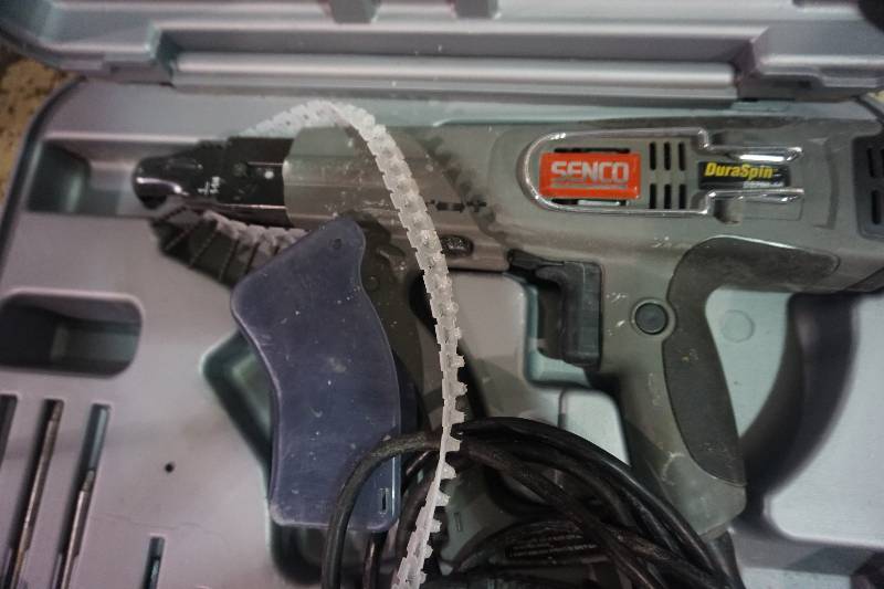 lot 49 image: Senco Dura Spin Model DS200-AC Electric Screw Fastening System With Case