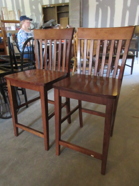 lot 111 image: SOLID WOOD BAR CHAIRS