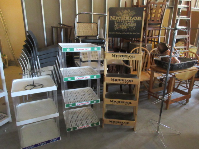 lot 117 image: RETAIL DISPLAY RACKS