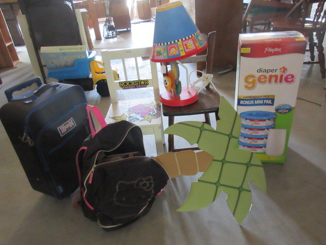 lot 130 image: KIDS STUFF