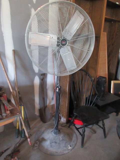 lot 142 image: LARGE FAN ON PEDESTAL STAND