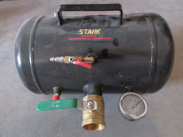 lot 146 image: PORTABLE AIR COMPRESSOR