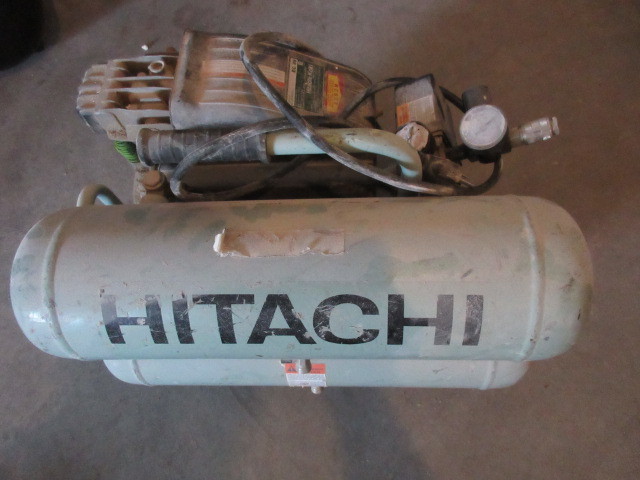 lot 147 image: AIR COMPRESSOR