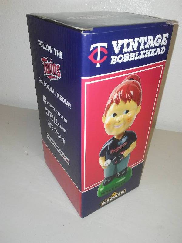 lot 132 image: Minnesota Twins bobblehead, new in box,