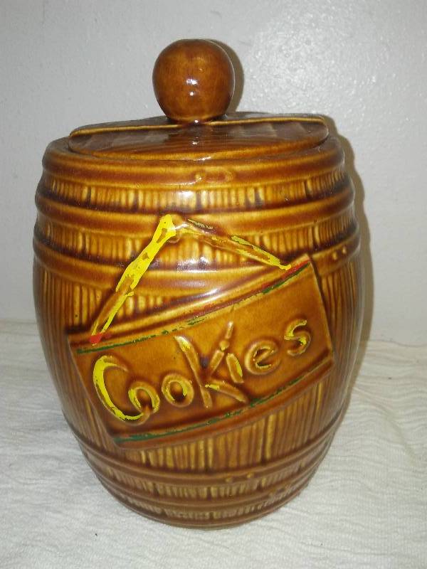 lot 169 image: Vintage ceramic cookie jar