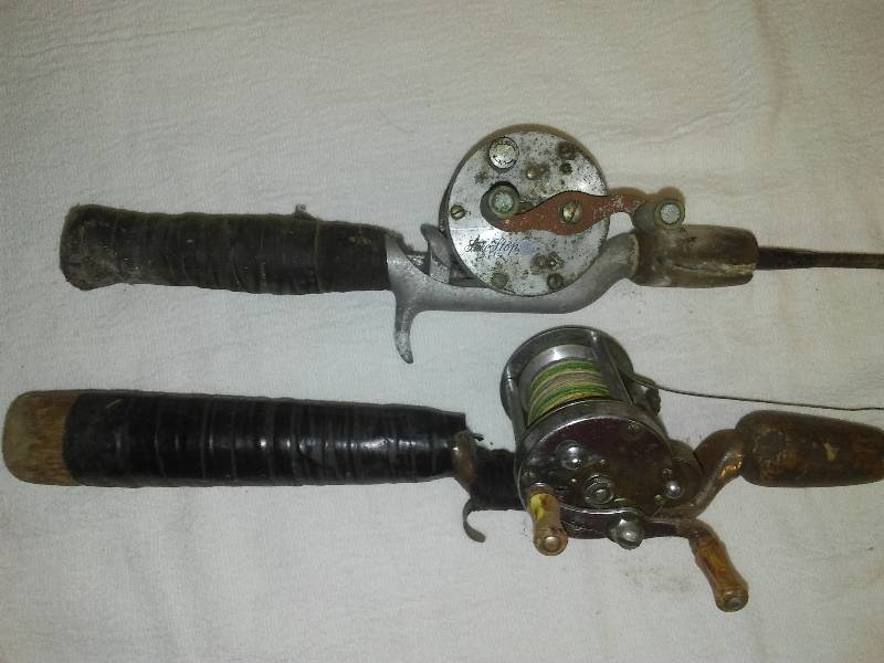lot 182 image: Vintage metal Pflueger and Sure stop reels and rods