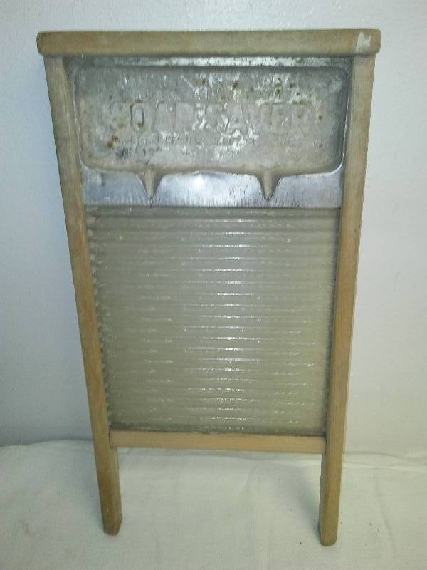 lot 183 image: Vintage National Glass Washboard