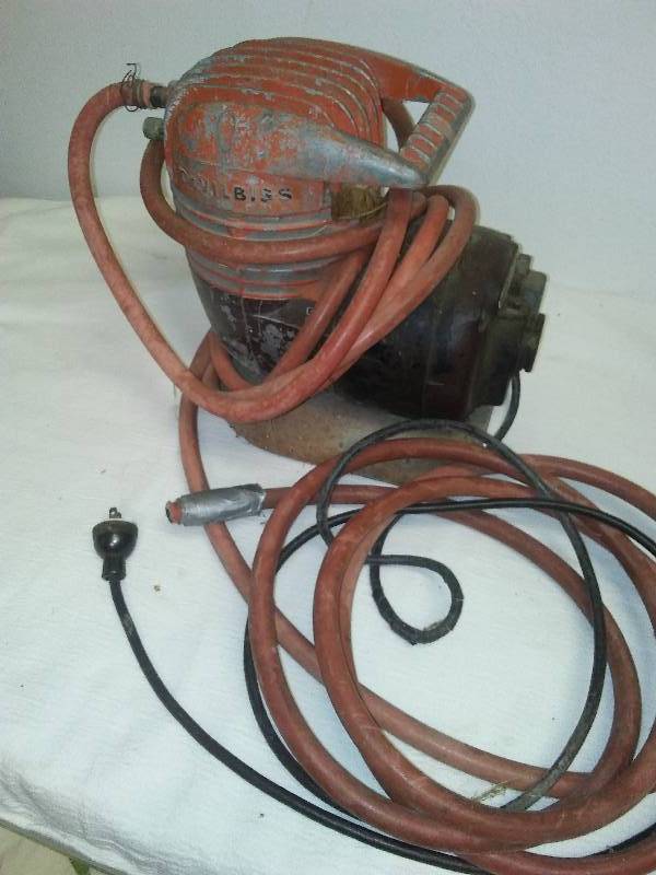 lot 200 image: Vintage electric air pump Devilbiss with GE motor