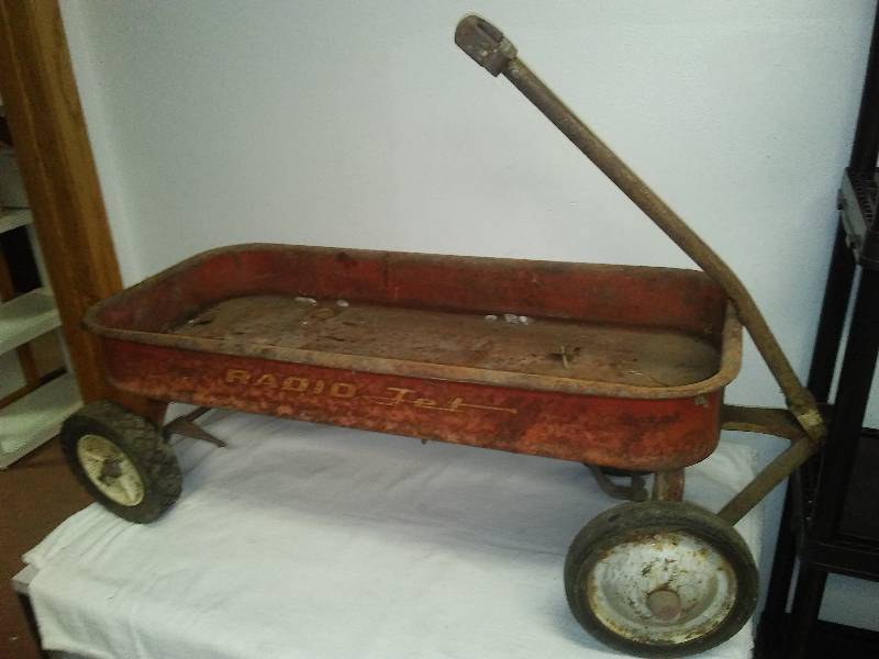 lot 201 image: Radio jet wagon - vintage,
