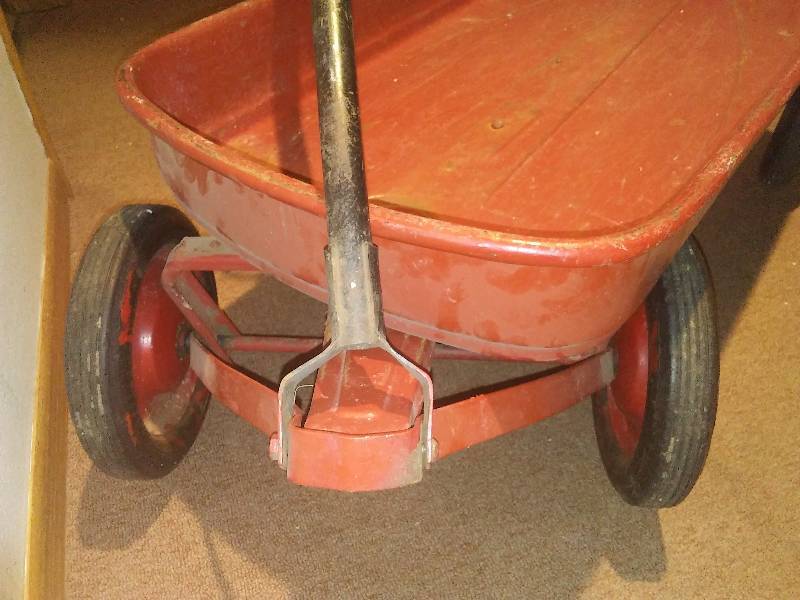 lot 211 image: Vintage  Red Wagon, very heavy gauge