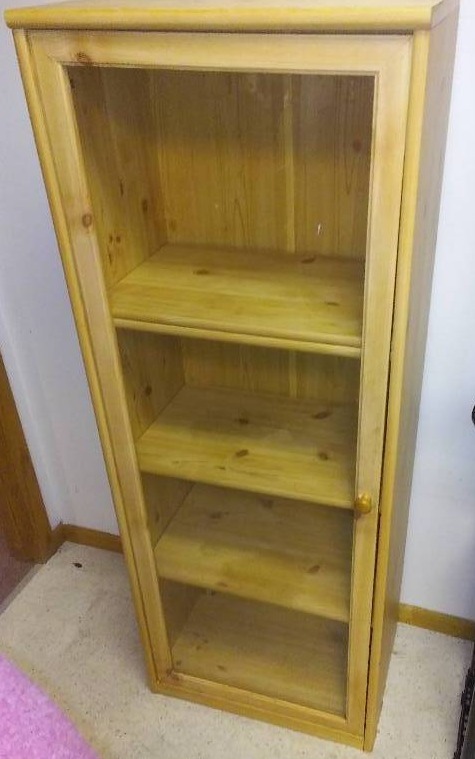 lot 212 image: Glass door cabinet