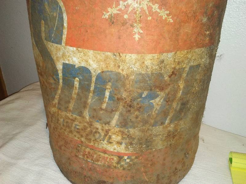 lot 213 image: SNOBIL, 5 gal snowmobile gas can