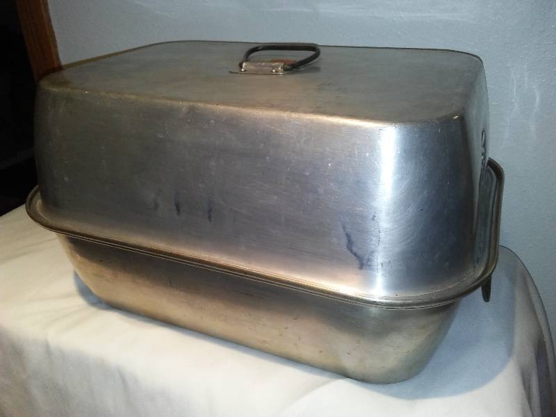 lot 217 image: Vintage Wearever Roaster, Model 2625
