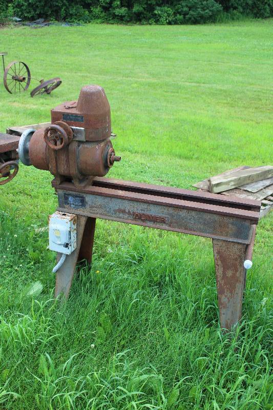 lot 427 image: Oliver Lathe