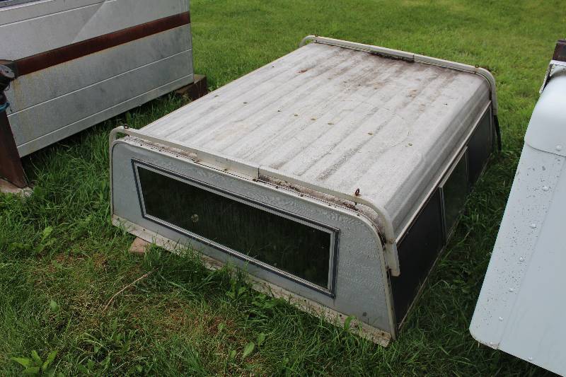 lot 435 image: Truck Bed Top