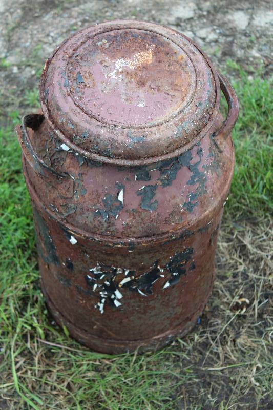 lot 448 image: Milk Jug w Lid