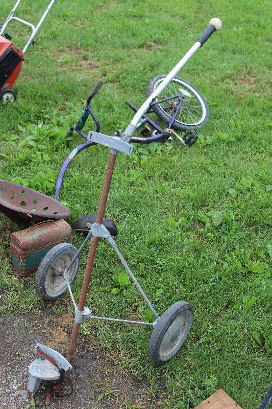 lot 450 image: Nadco Walking Golf Cart