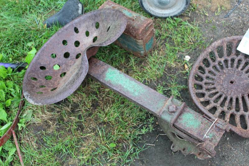 lot 454 image: John Deere Metal Tractor Seat