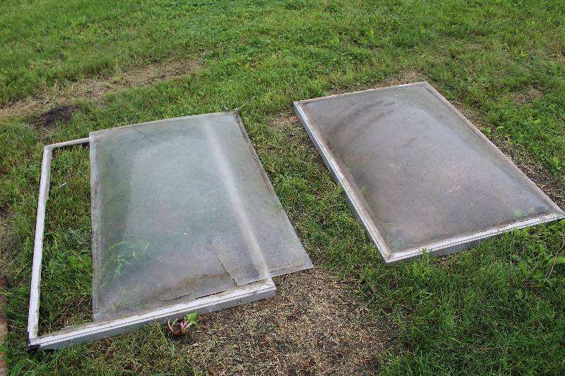 lot 468 image: Lot of (2) Sky Lights