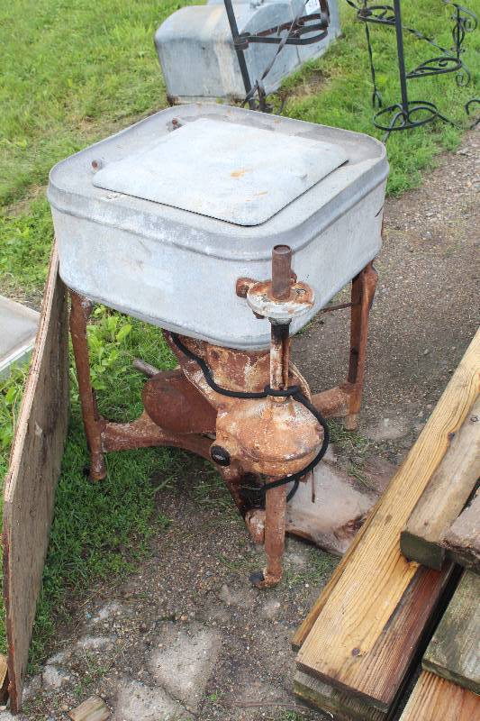 lot 469 image: Vintage Washing Machine