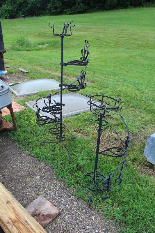 lot 473 image: Lot of (2) Wrought Iron Plant Stands