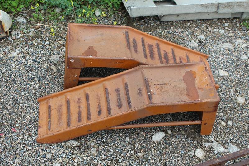 lot 486 image: Lot of (2) Car Ramps