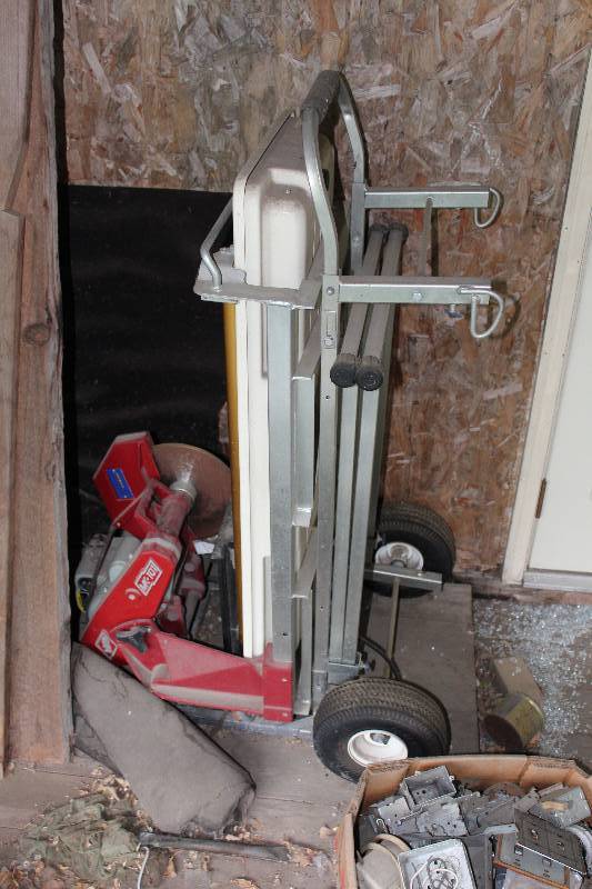 lot 507 image: MK Diamond 101 Portable Tile Saw