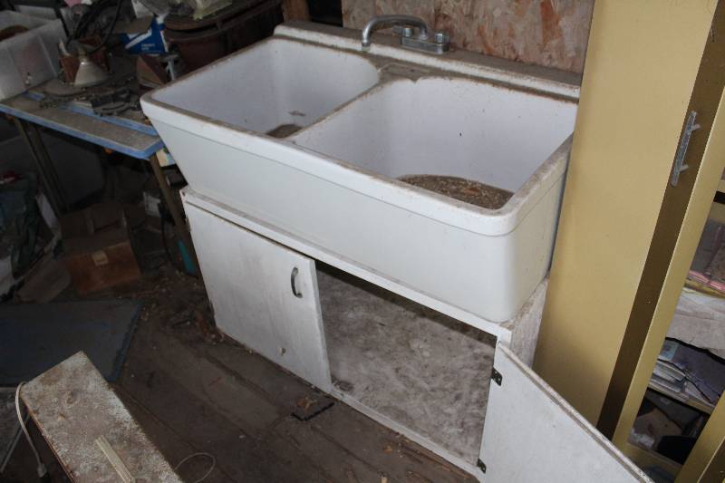 lot 508 image: 2-Basin Porcelain Wash Sink with Cabinet