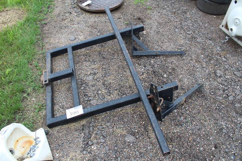 lot 390 image: Tow Bar Hitch Extension for Ford Pickup