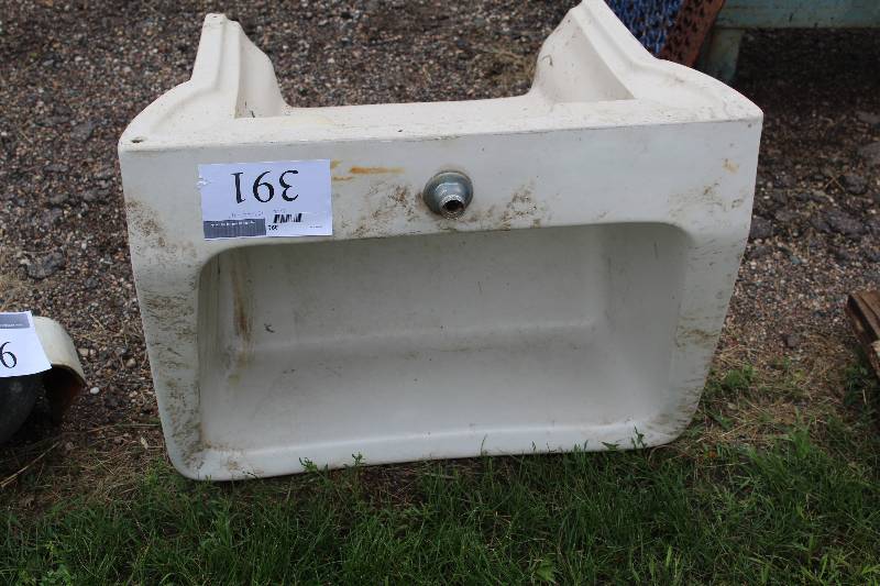 lot 391 image: Vintage Porcelain Sink