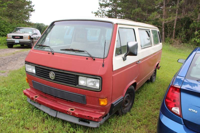 lot 302 image: 1983 VW Vanagon