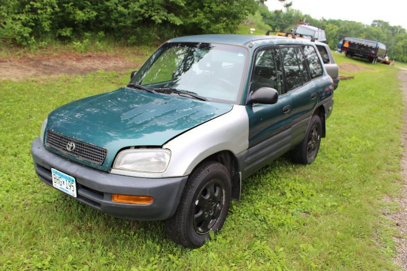 lot 306 image: 1997 Toyota RAV4