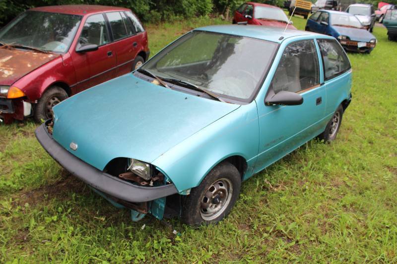 lot 310 image: 1992 Geo Metro XFI
