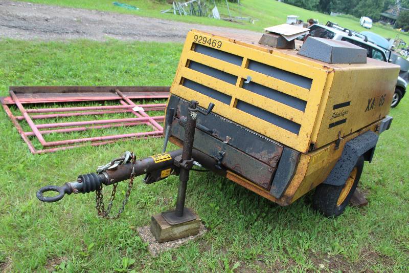 lot 318 image: 1987 Atlas Copco XAS85 Portable Air Compressor Trailer w Commercial Hitch