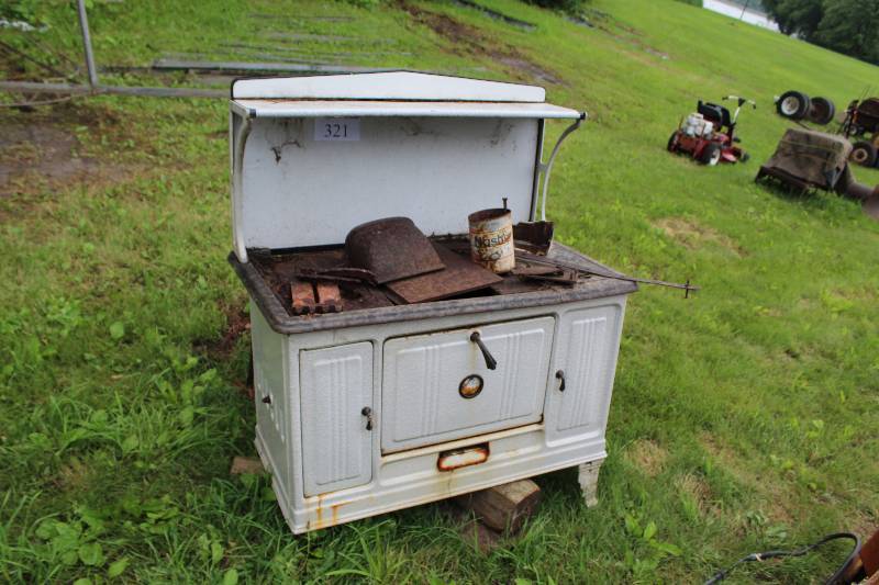 lot 321 image: Wood Cook Stove
