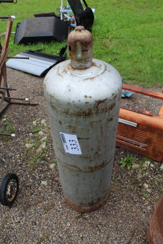 lot 333 image: Welder Tank